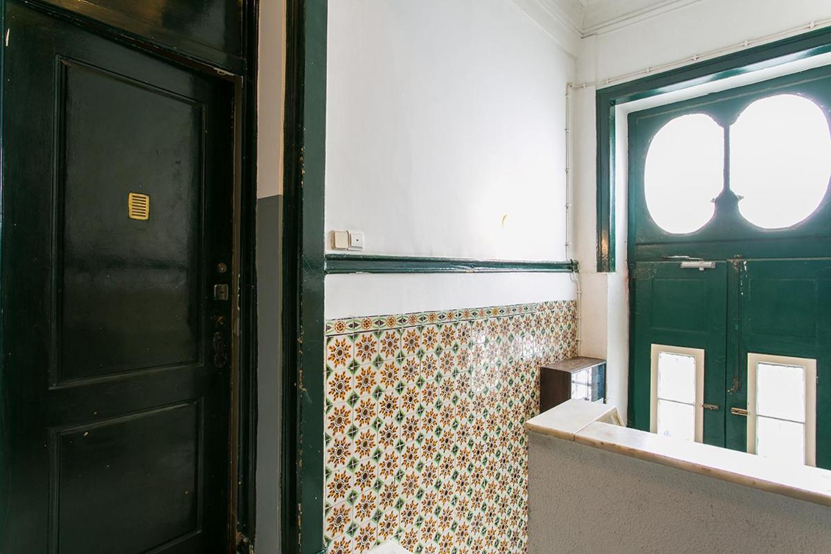 Lovelystay - Cozy 3Bdr Apartment In Estrela Lisboa Exteriér fotografie